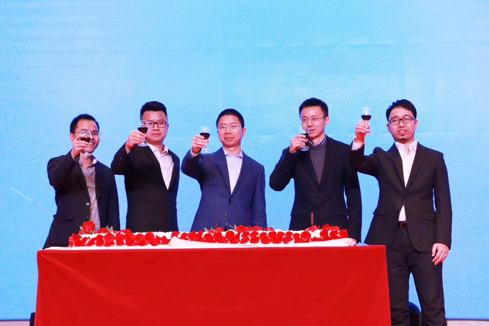 HIGH FIVE��Ϳ�f����2019�����������c����