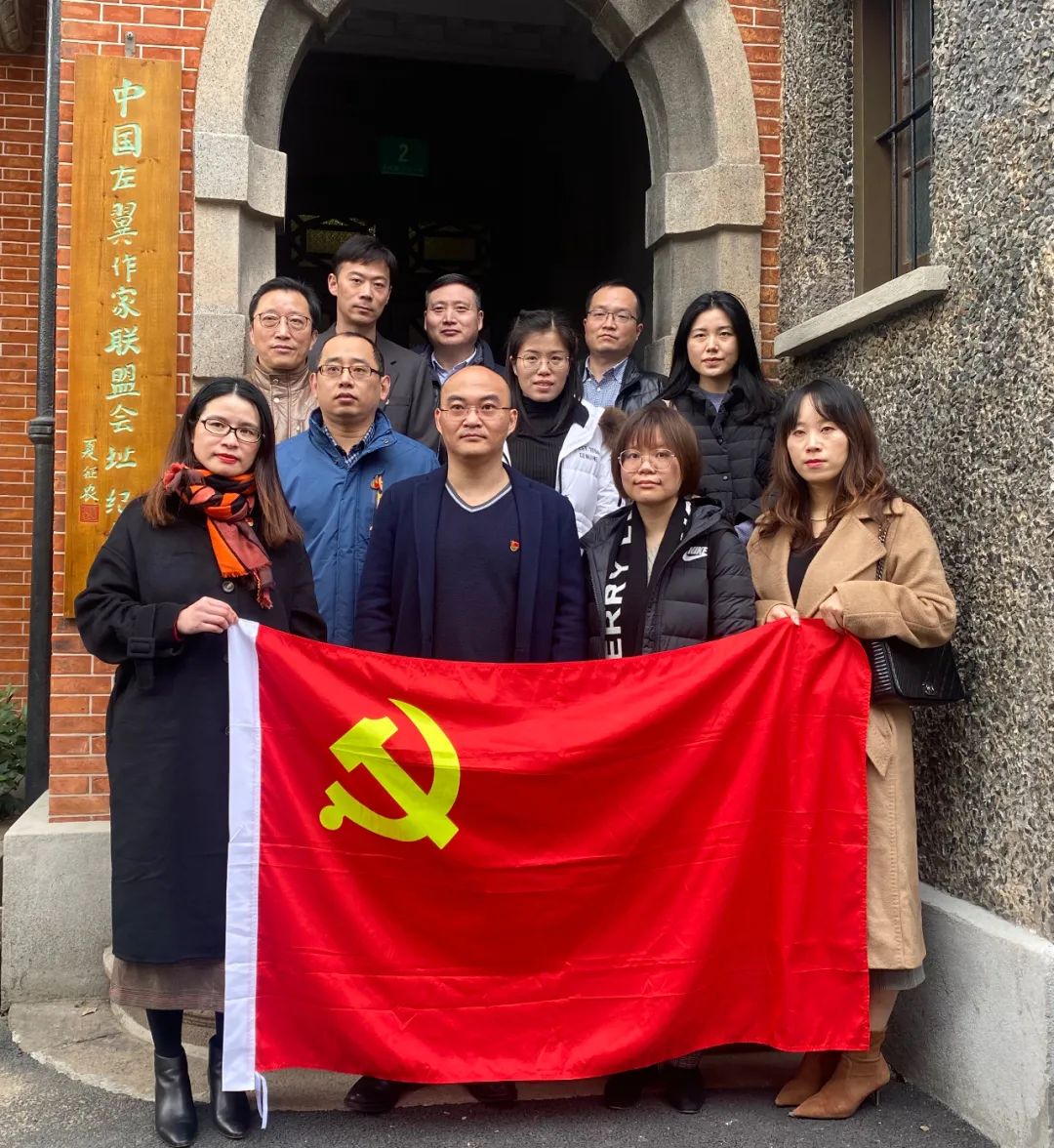 ���������tɫ֮����Ӱ