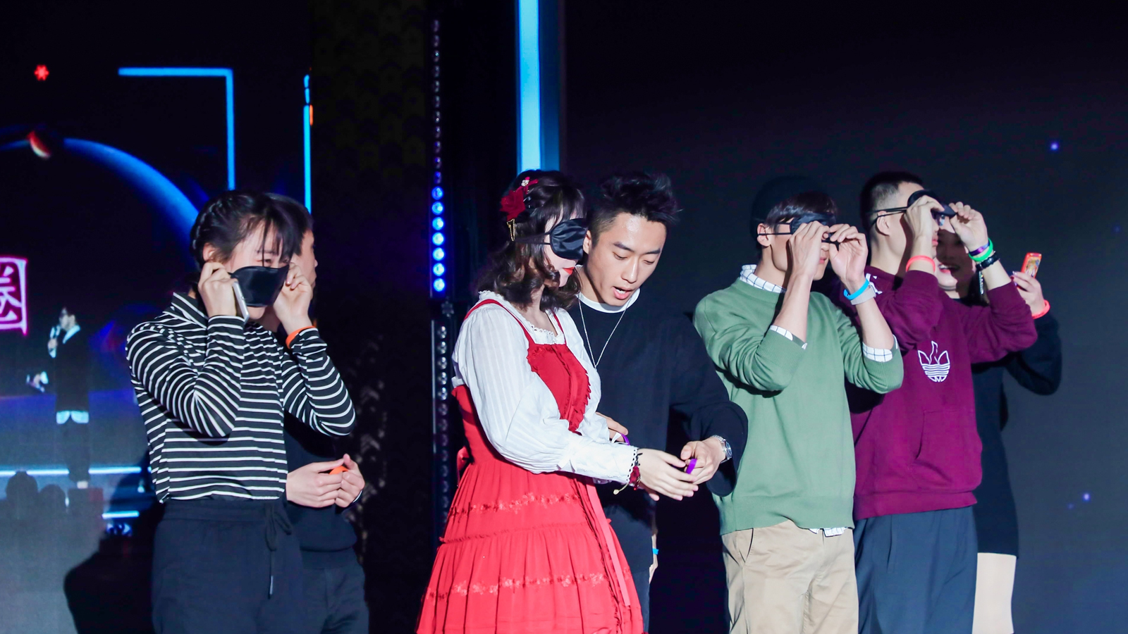 ���κ���ĳ����Α�