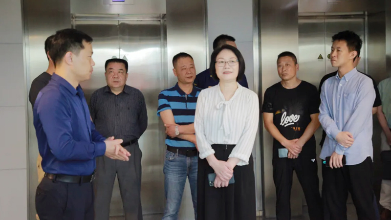 �����ОI���^���f��ϯ������һ���W�R�鷽���h�{��ָ��