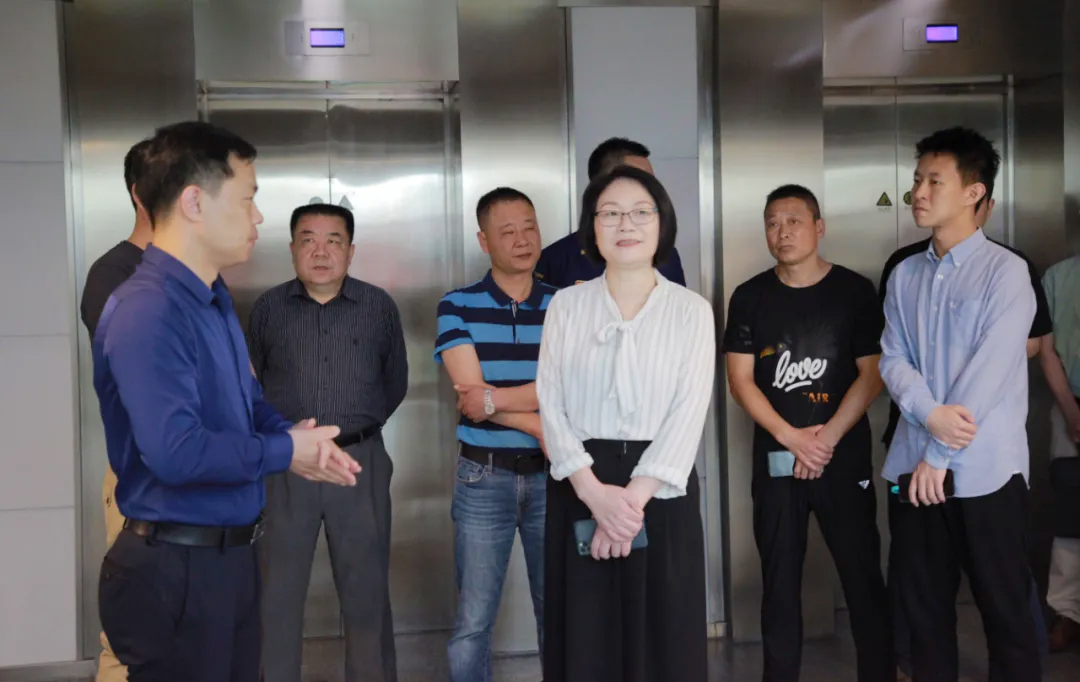 區政協主席王國珍指導工作