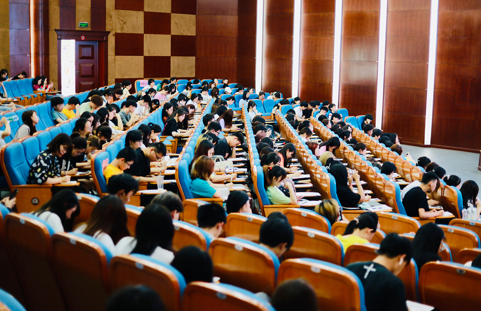 ����Ժ����ʮ�ڕ������δ��v�ìF(xi��n)��