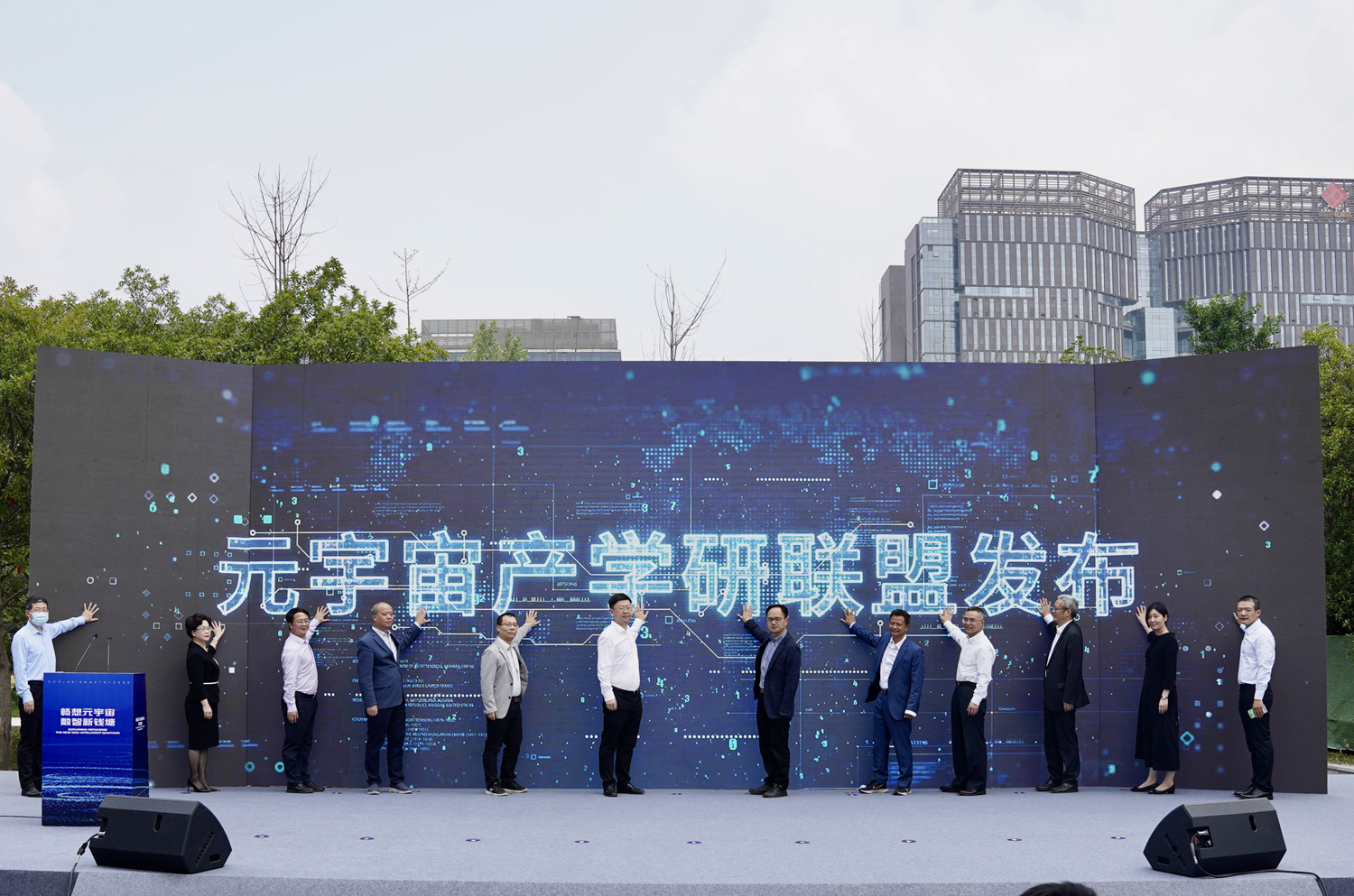 �X���^Ԫ����a�W���˰l��