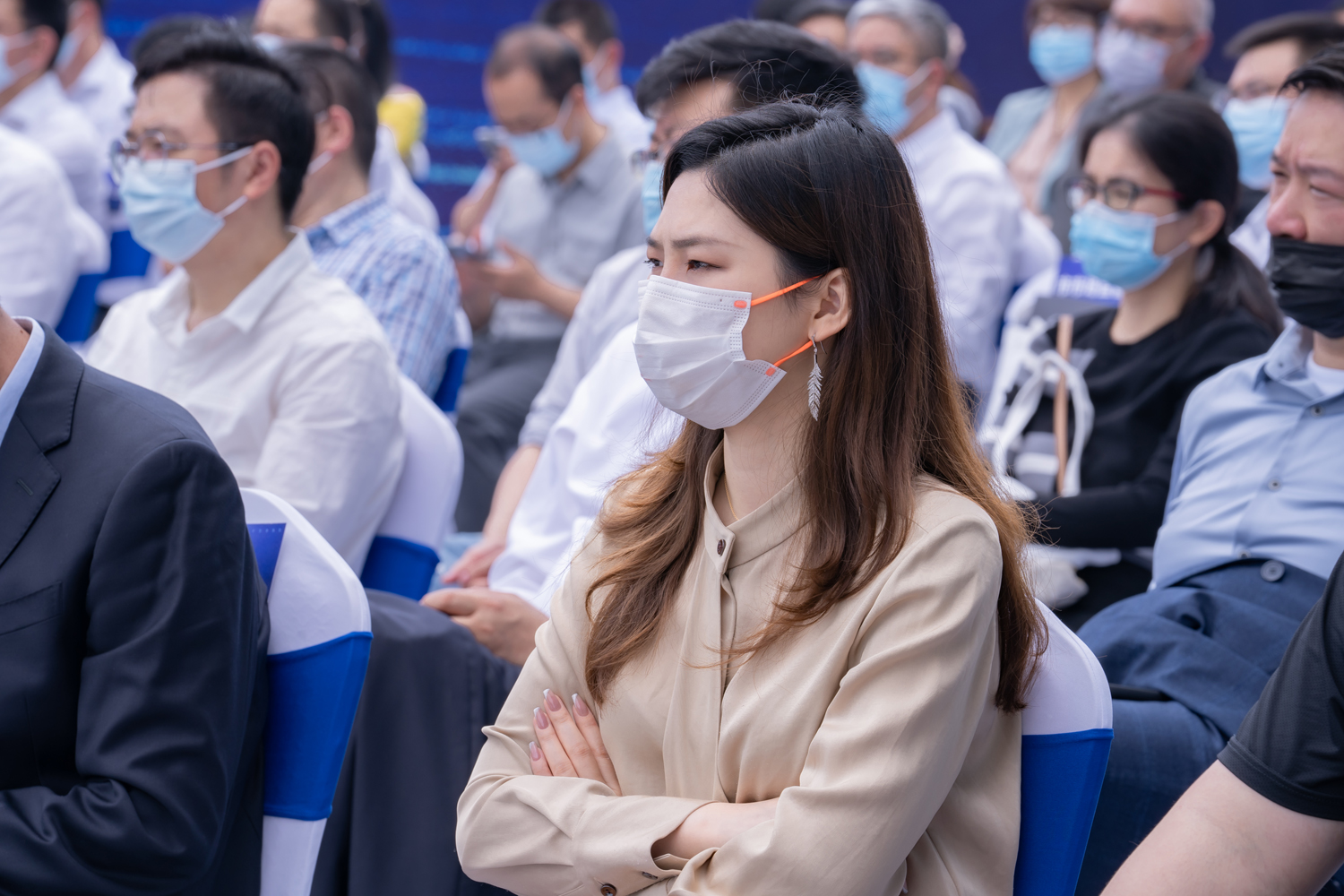 �������،�