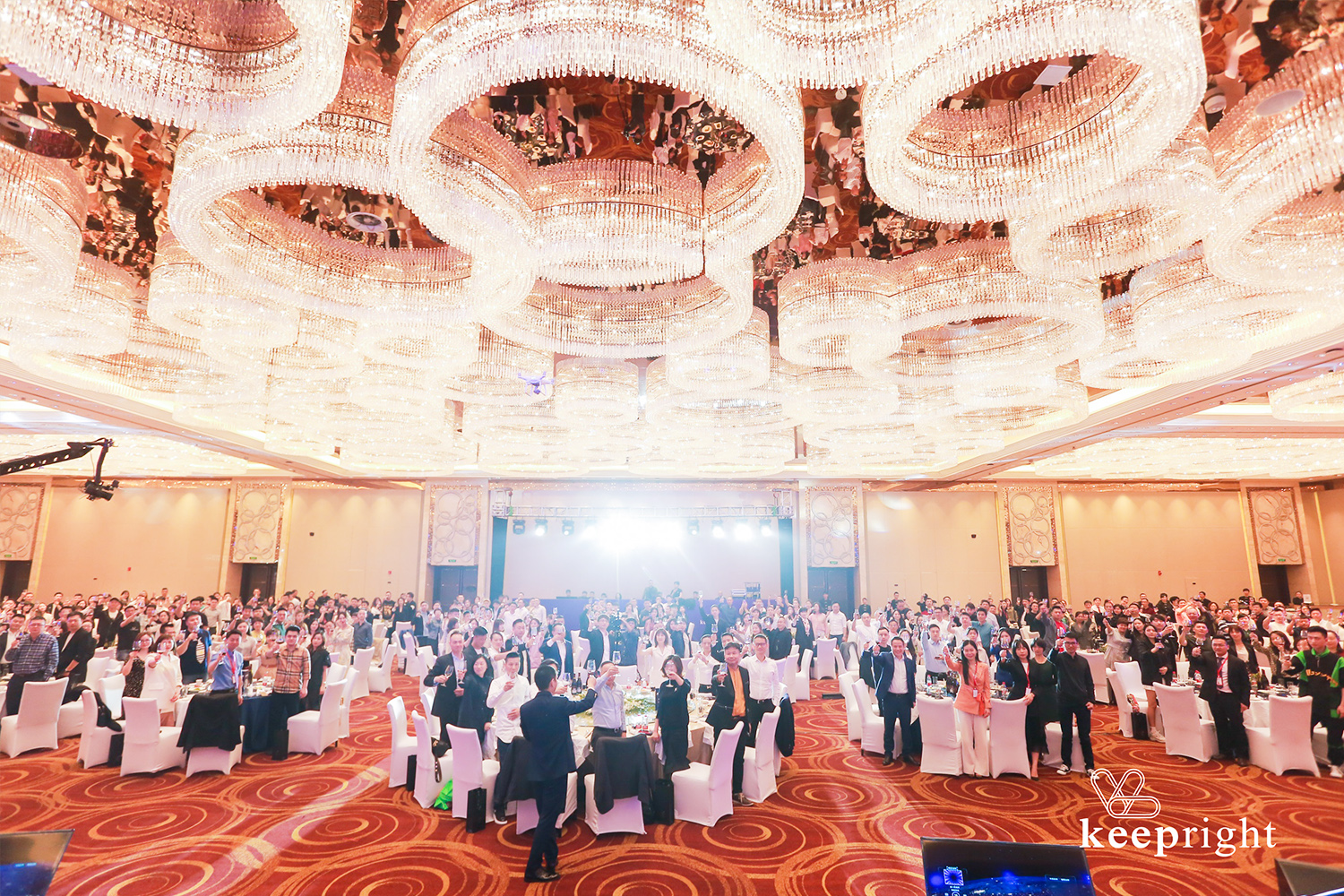 多機位拍攝活動集體照