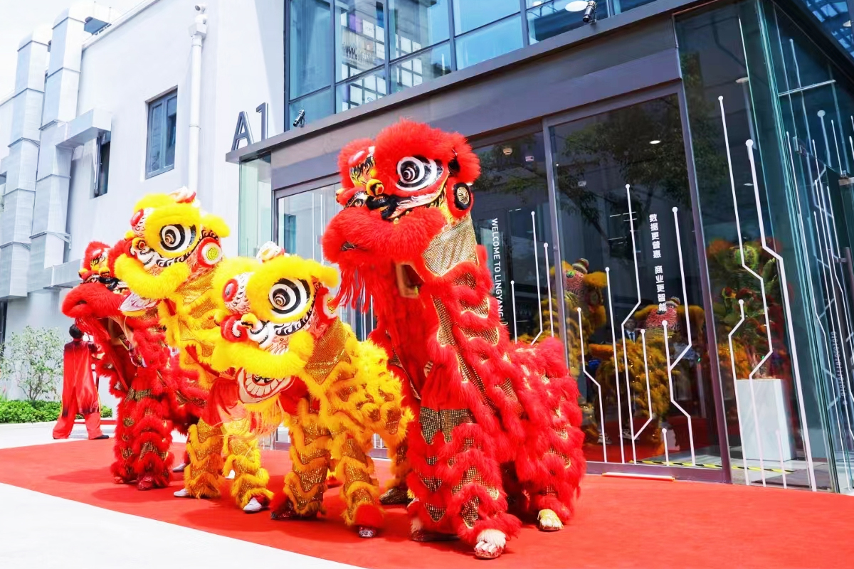 ��˾���w�c����{���ݭh��