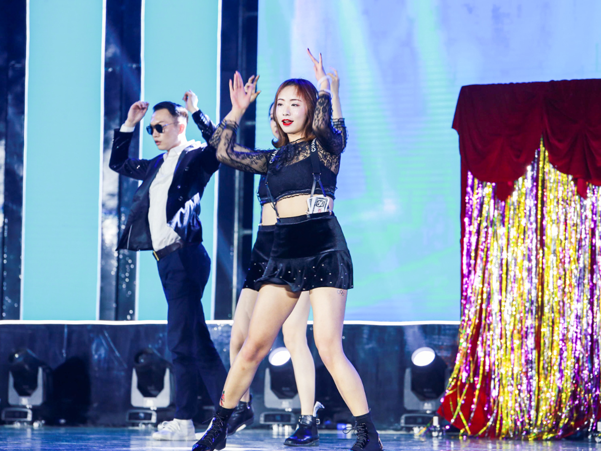 ���������յ��赸���ݹ�Ŀ