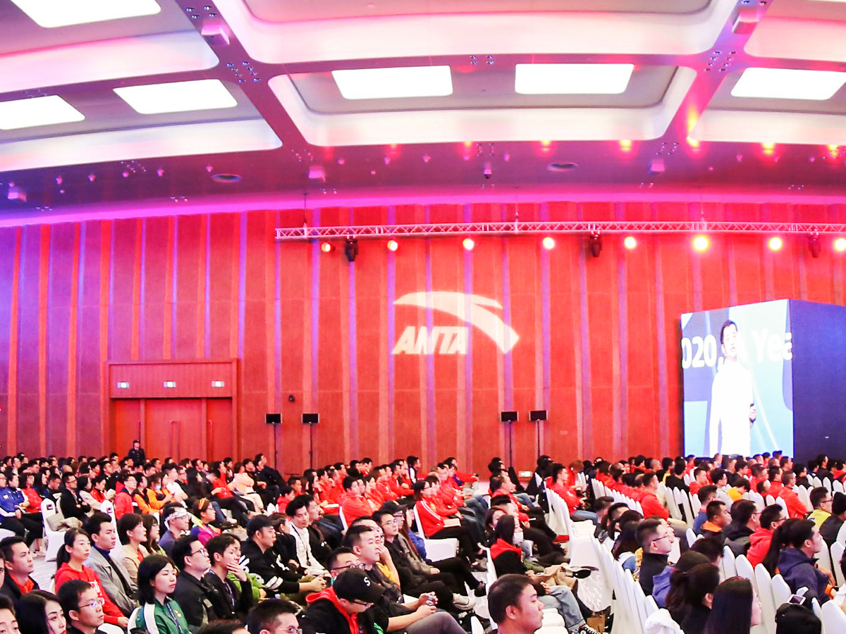 ��˾��־�Շ�ͶӰ