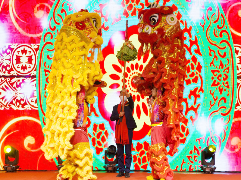 ���ױ��ݡ�����{