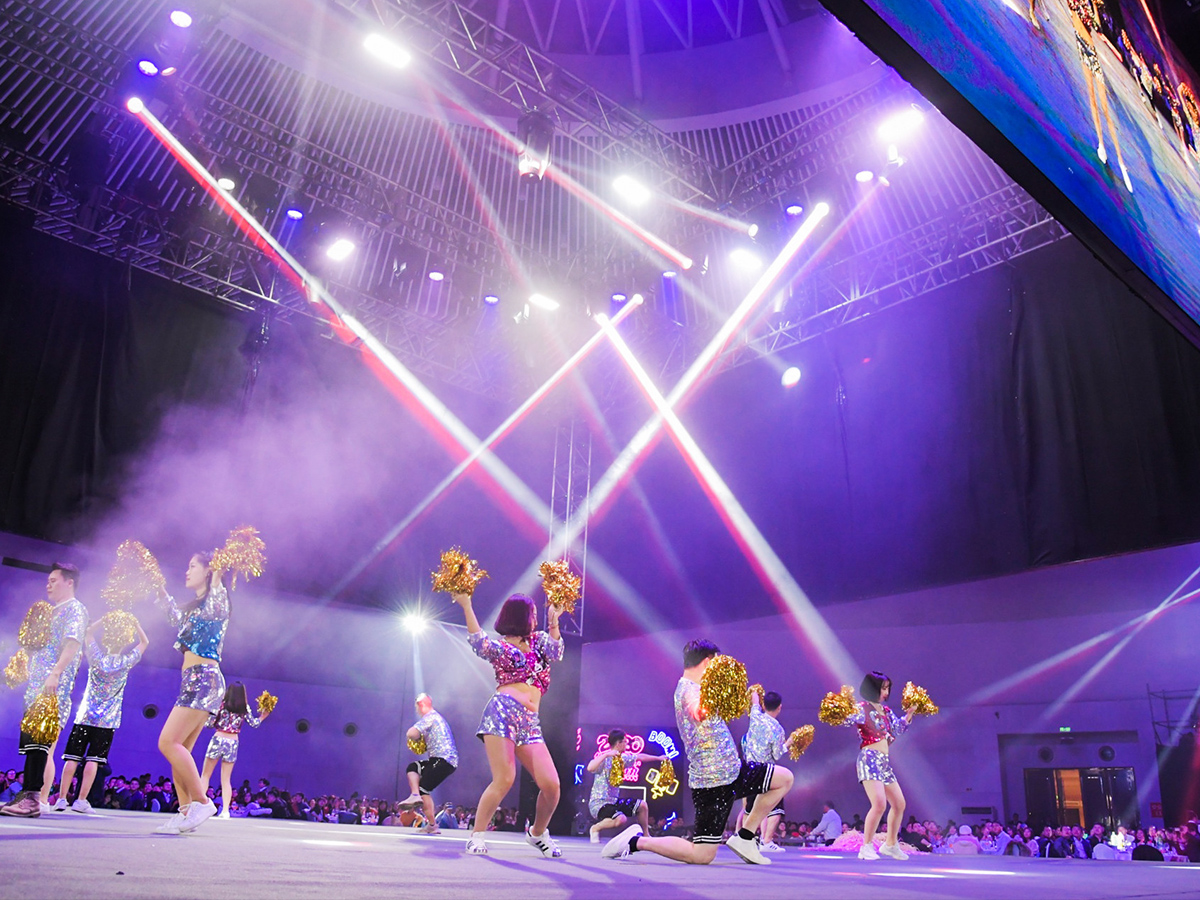 年會舞蹈表演節(jié)目