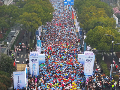 �����100��ش�ِ��������ݣ�